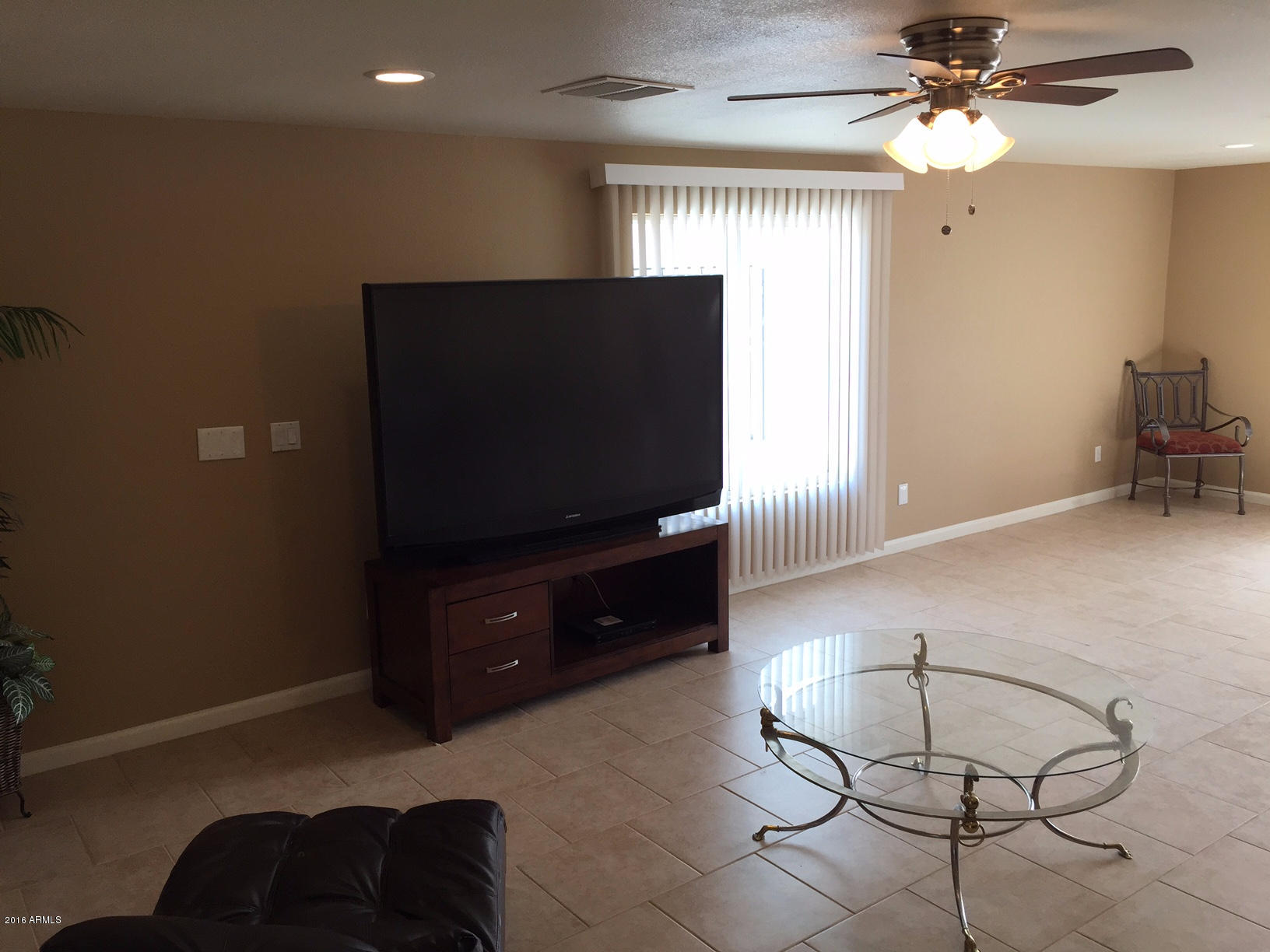 6424 West Piccadilly Road Phoenix, AZ 85033 - Photo 6 of 25 Family Room