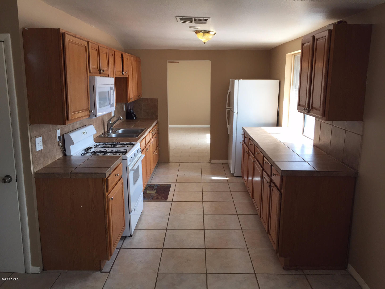 6424 West Piccadilly Road Phoenix, AZ 85033 - Photo 7 of 25 Kitchen