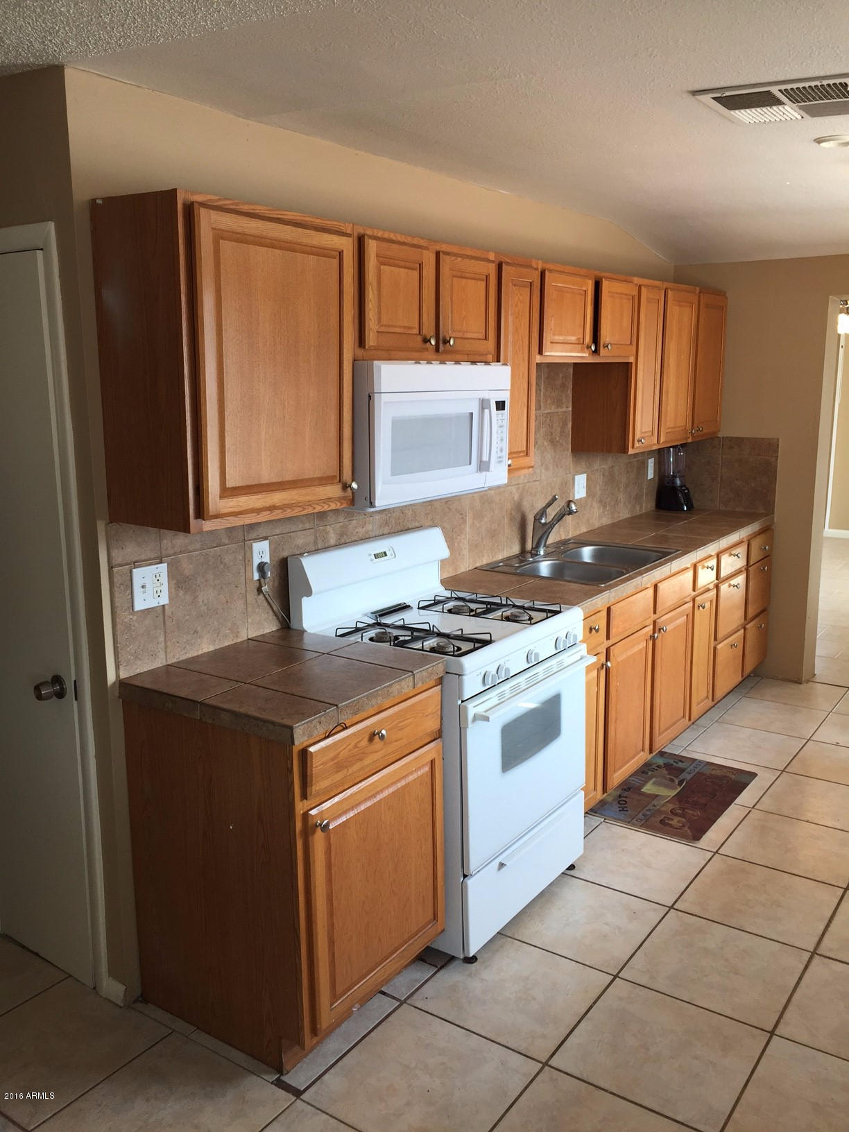 6424 West Piccadilly Road Phoenix, AZ 85033 - Photo 8 of 25 Kitchen