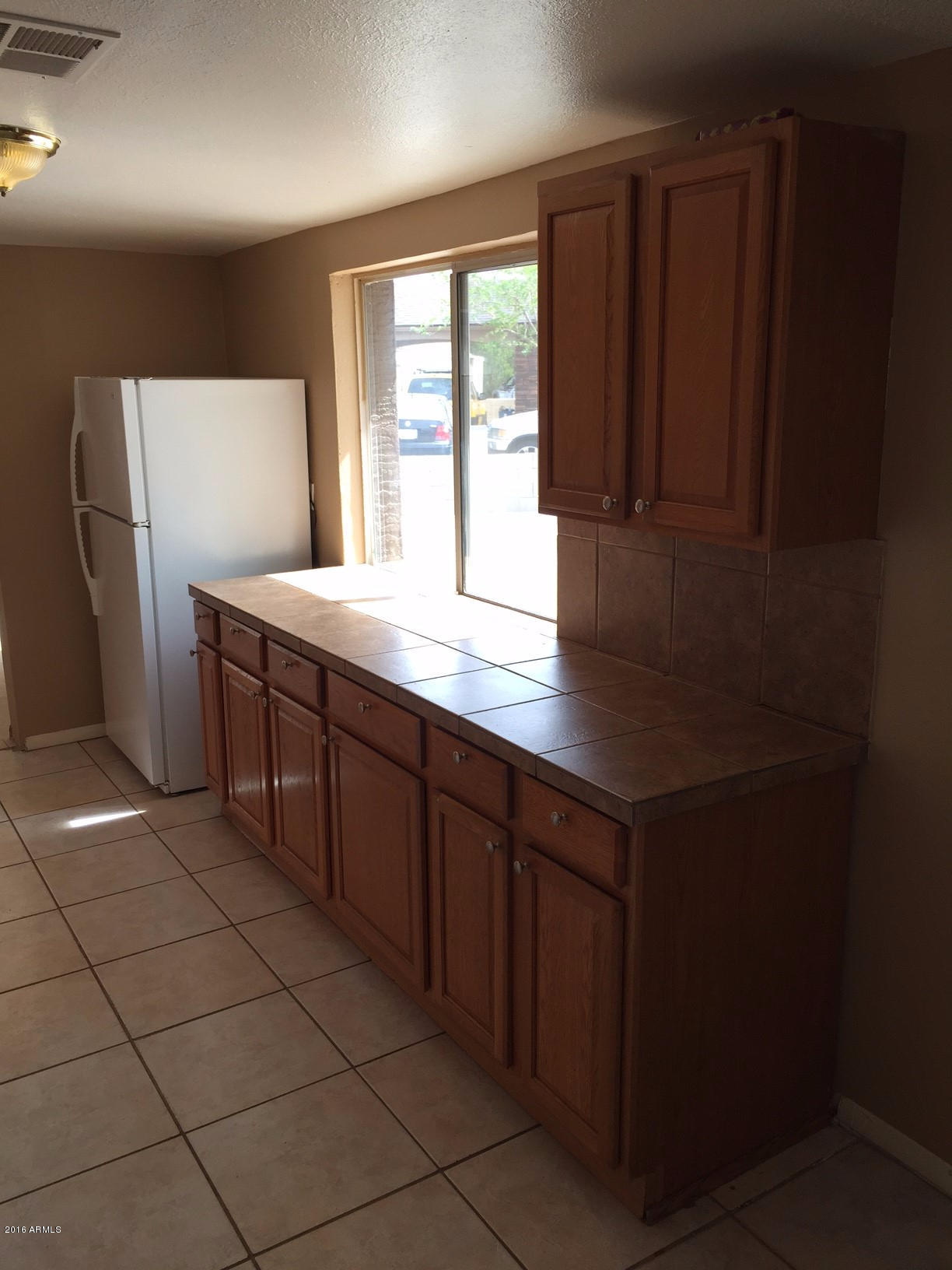 6424 West Piccadilly Road Phoenix, AZ 85033 - Photo 9 of 25 Kitchen
