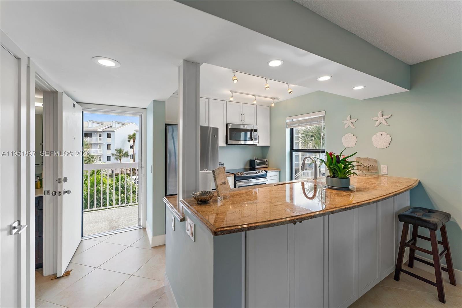 40 Northeast Plantation Road, Unit 301 Jensen Beach, FL 34957 - Photo 6 of 24