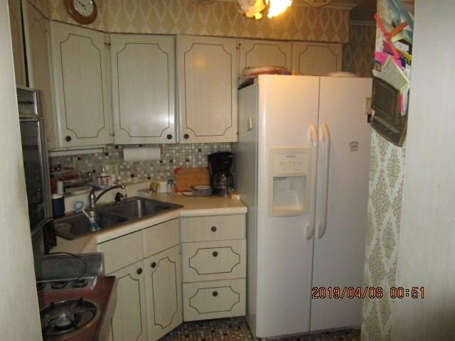 17 Community Springs Drive Rochester, PA 15074 - Photo 6 of 16 Small compact kitchen
