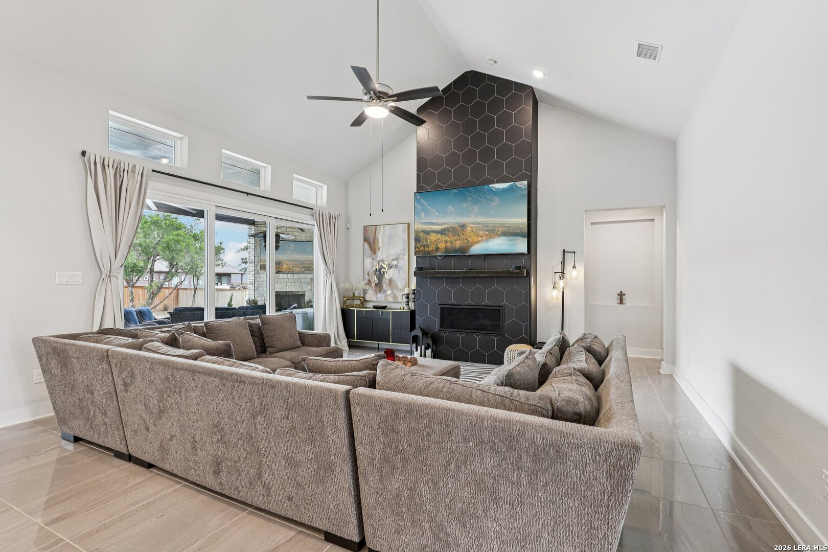 156 Moon Castroville, TX 78009 - Photo 5 of 50