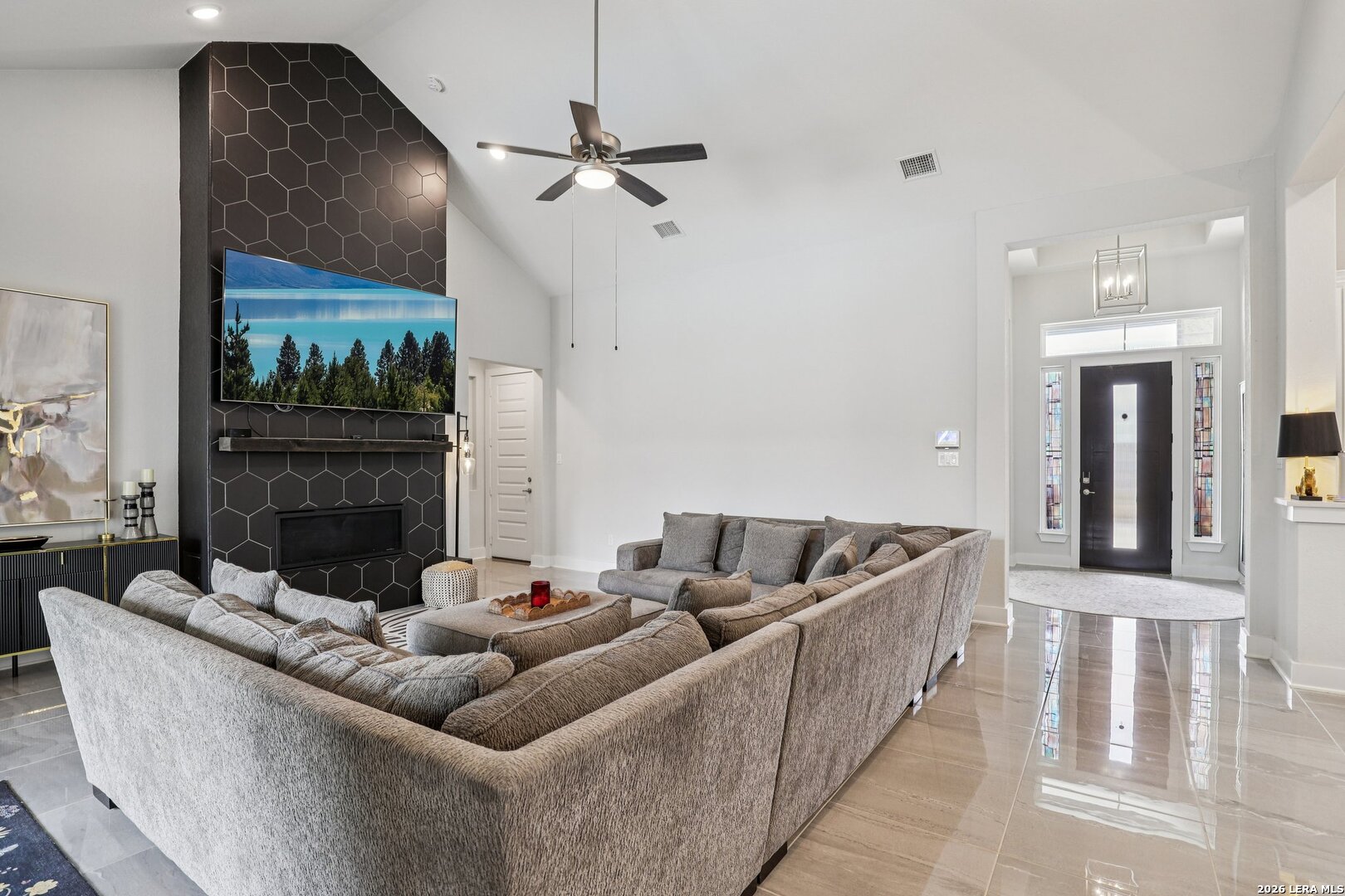 156 Moon Castroville, TX 78009 - Photo 6 of 50