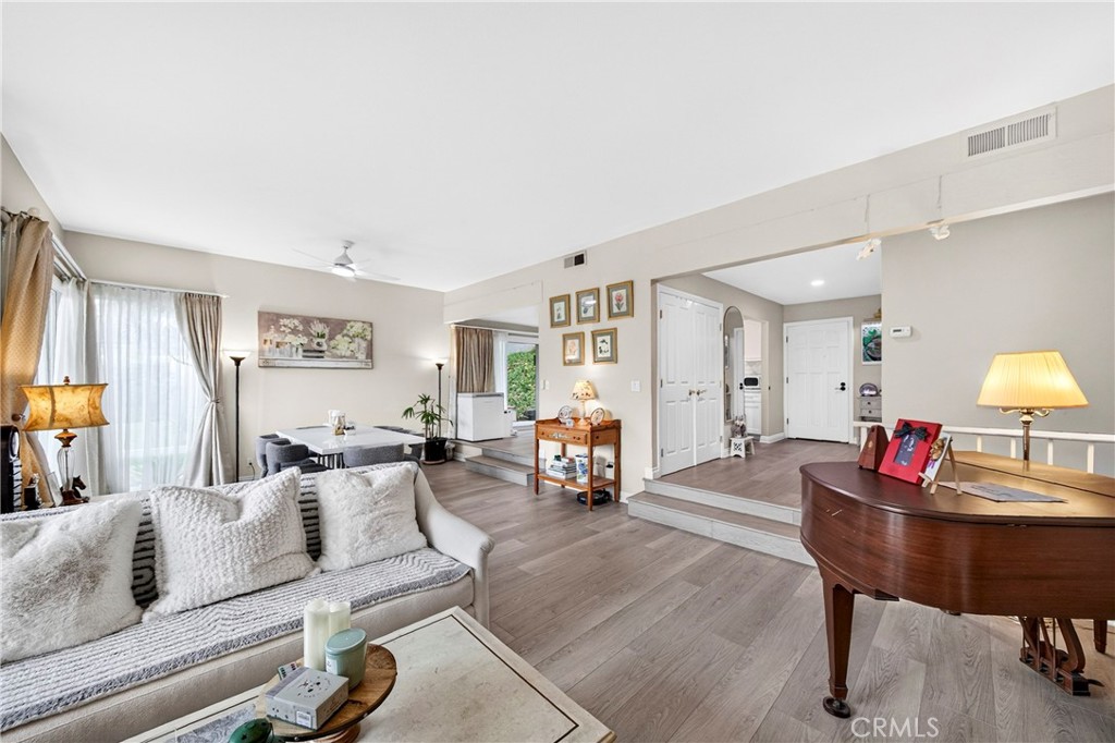 12 Rana Irvine, CA 92612 - Photo 4 of 37