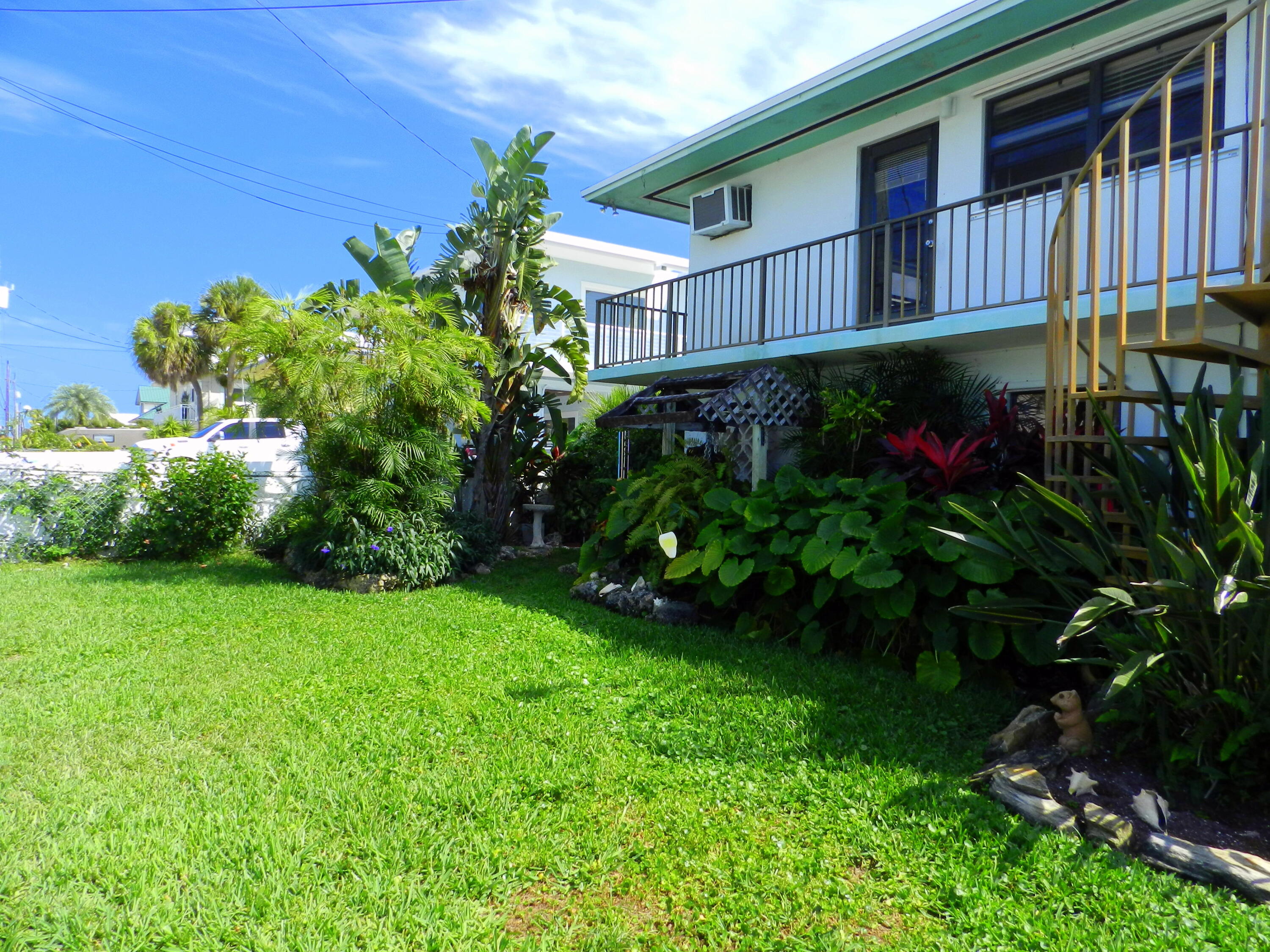 138 Bessie Road Tavernier, FL 33070 - Photo 23 of 24 Front of House