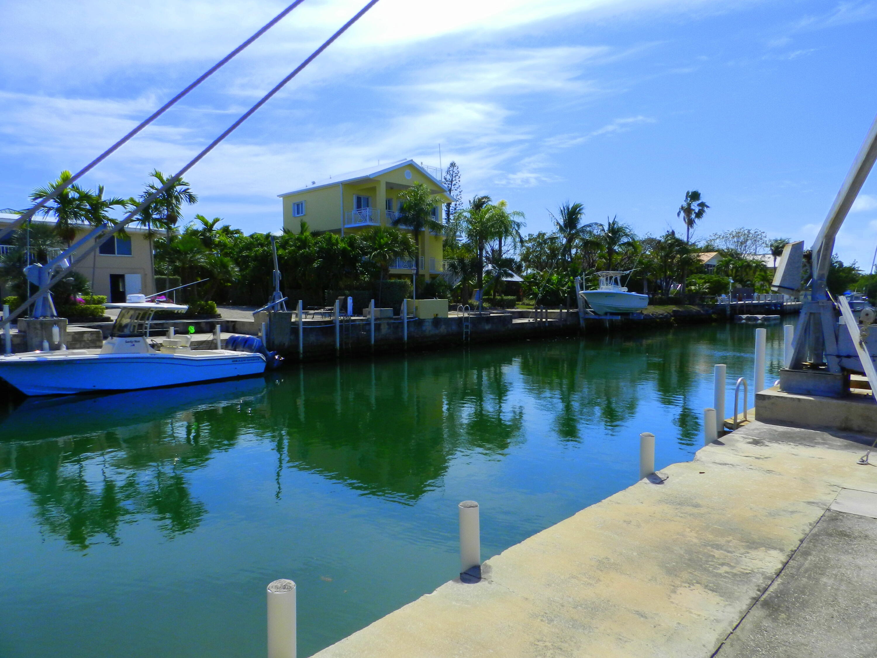 138 Bessie Road Tavernier, FL 33070 - Photo 4 of 24 Dock