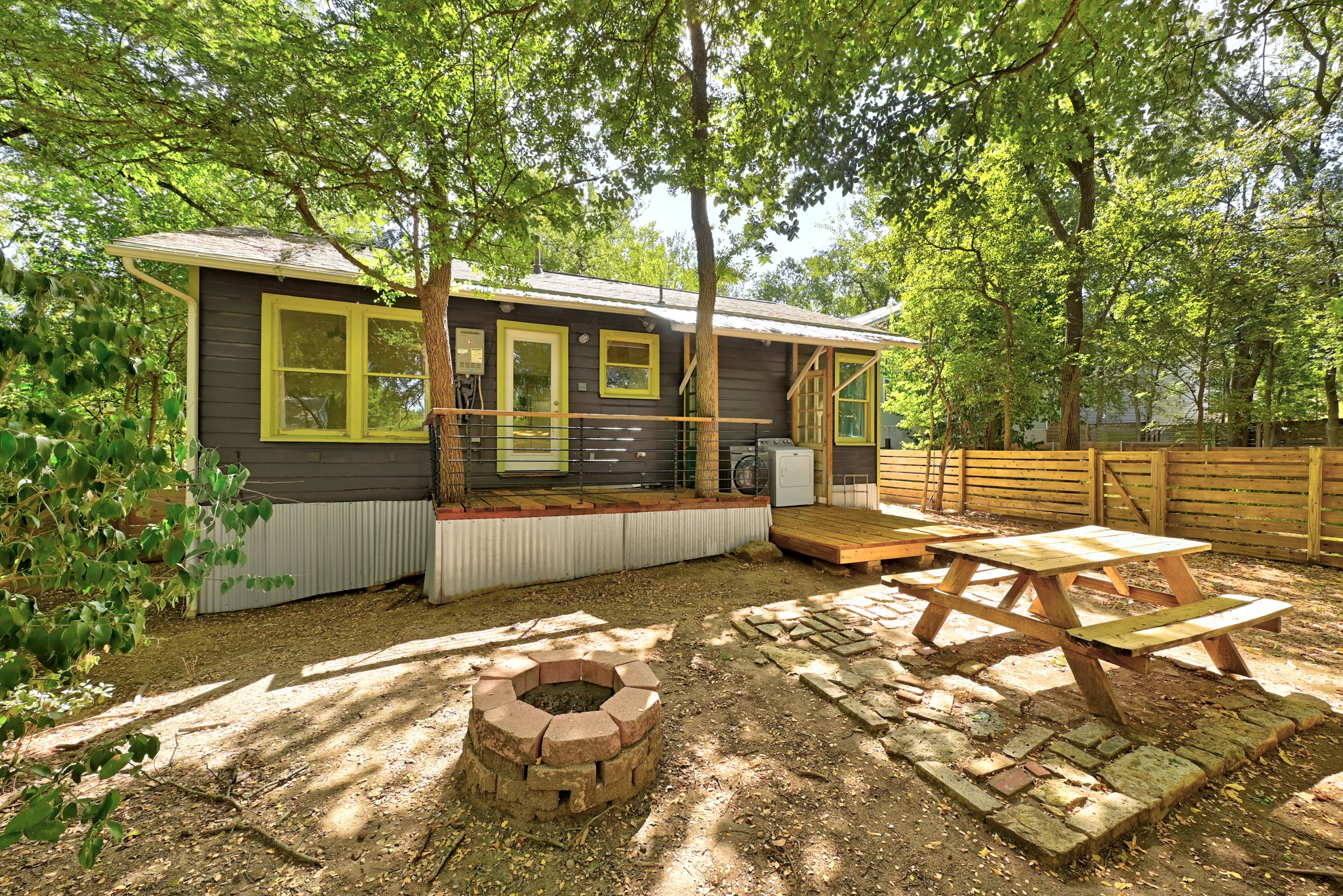 1306 Delano Street Austin, TX 78721 - Photo 22 of 24 Gallery Image 22