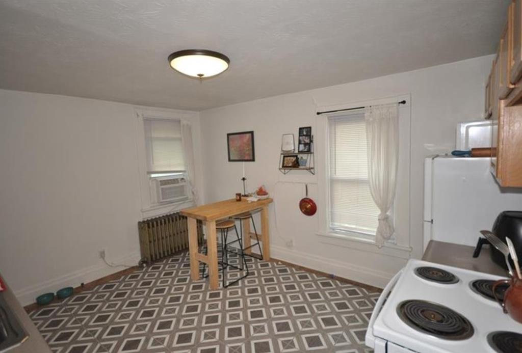 626-628 Pittsburgh Street Springdale, PA 15144 - Photo 20 of 34 a living room with a couch and a rug