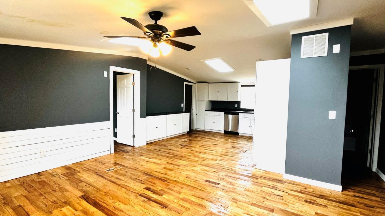 980 Locust Road Hillsboro, OH 45133 - Photo 4 of 17