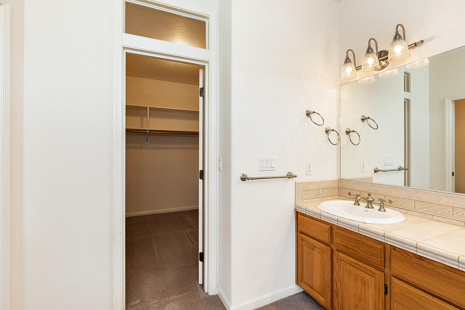 1045 Coral Ridge Eagle Point, OR 97524 - Photo 45 of 48