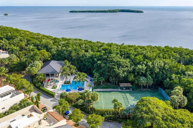 $6,900 | 6204 Paradise Point Drive, Palmetto Bay, FL 33157