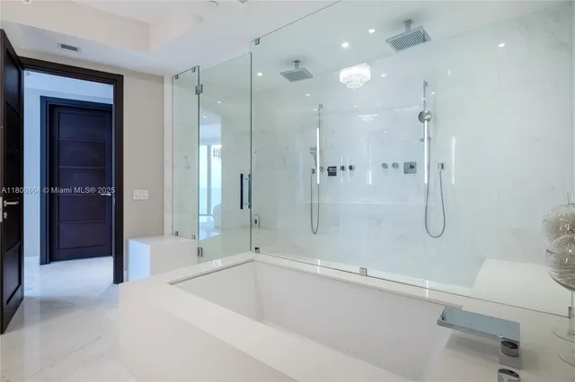 $4,635,000 | 18555 Collins Avenue, Unit 1505, Sunny Isles Beach, FL 33160