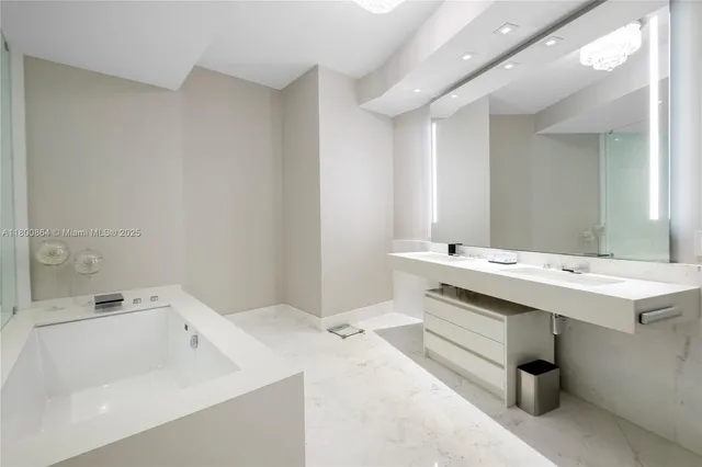 $4,635,000 | 18555 Collins Avenue, Unit 1505, Sunny Isles Beach, FL 33160