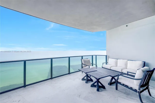 $4,635,000 | 18555 Collins Avenue, Unit 1505, Sunny Isles Beach, FL 33160