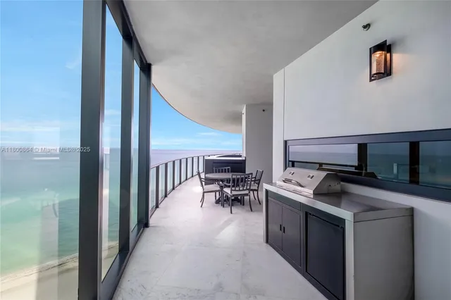 $4,635,000 | 18555 Collins Avenue, Unit 1505, Sunny Isles Beach, FL 33160