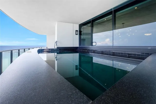 $4,635,000 | 18555 Collins Avenue, Unit 1505, Sunny Isles Beach, FL 33160