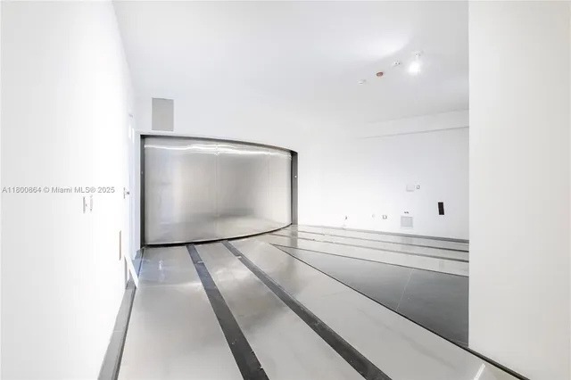 $4,635,000 | 18555 Collins Avenue, Unit 1505, Sunny Isles Beach, FL 33160