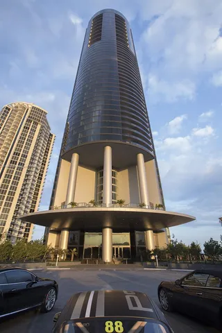 $4,635,000 | 18555 Collins Avenue, Unit 1505, Sunny Isles Beach, FL 33160