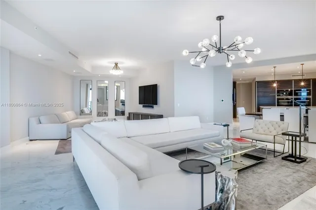 $4,635,000 | 18555 Collins Avenue, Unit 1505, Sunny Isles Beach, FL 33160