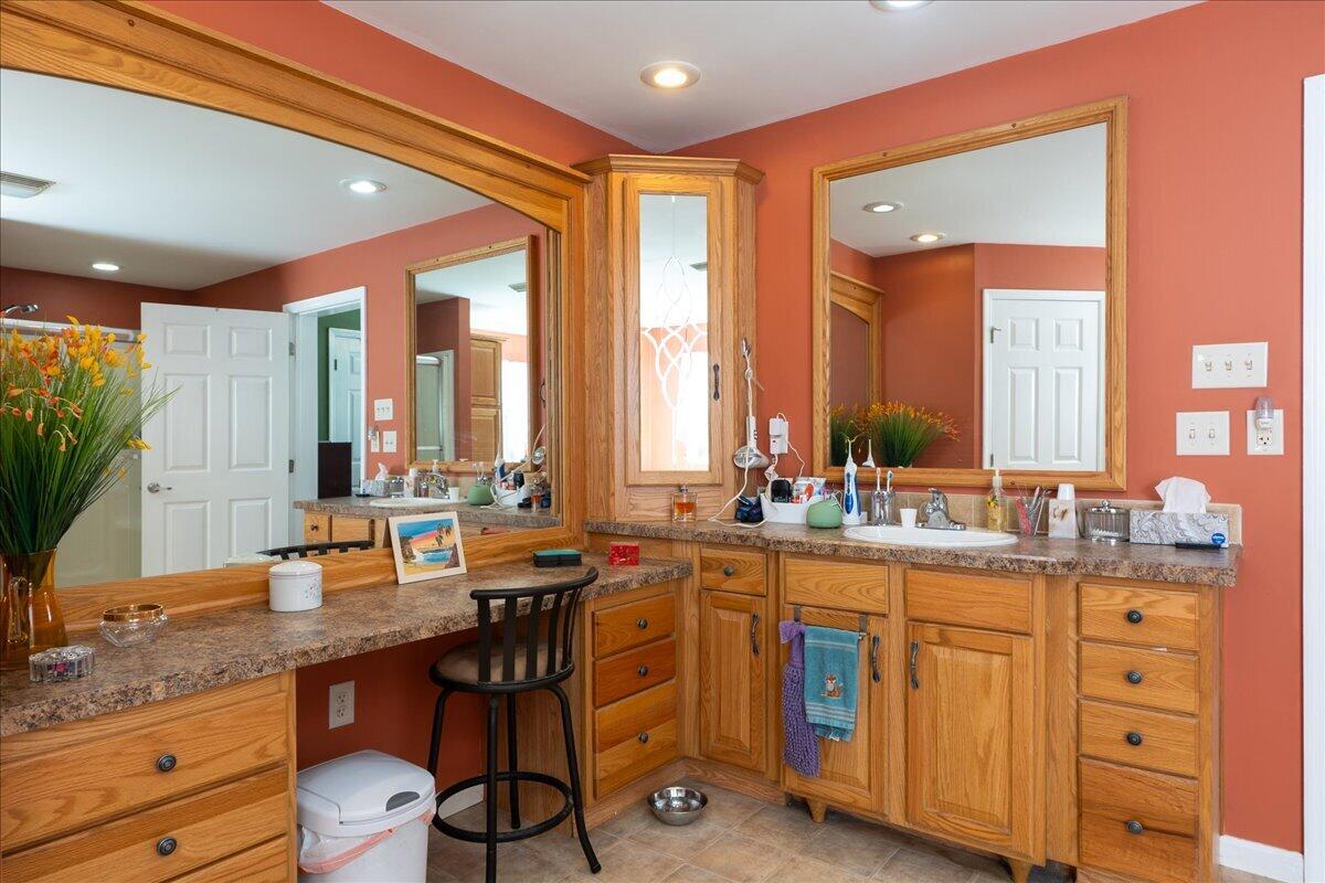 407 Waldoboro Road Friendship, ME 04547 - Photo 25 of 64 Primary bath