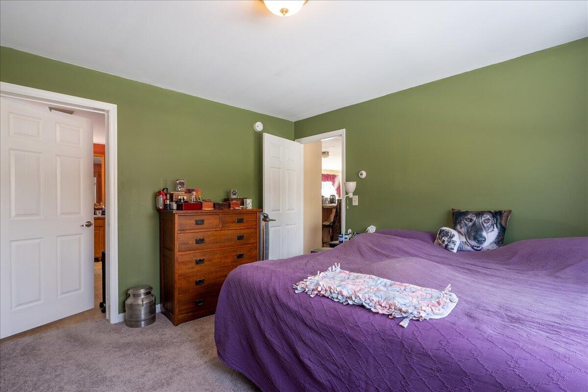 407 Waldoboro Road Friendship, ME 04547 - Photo 33 of 64 Primary Beroom suite