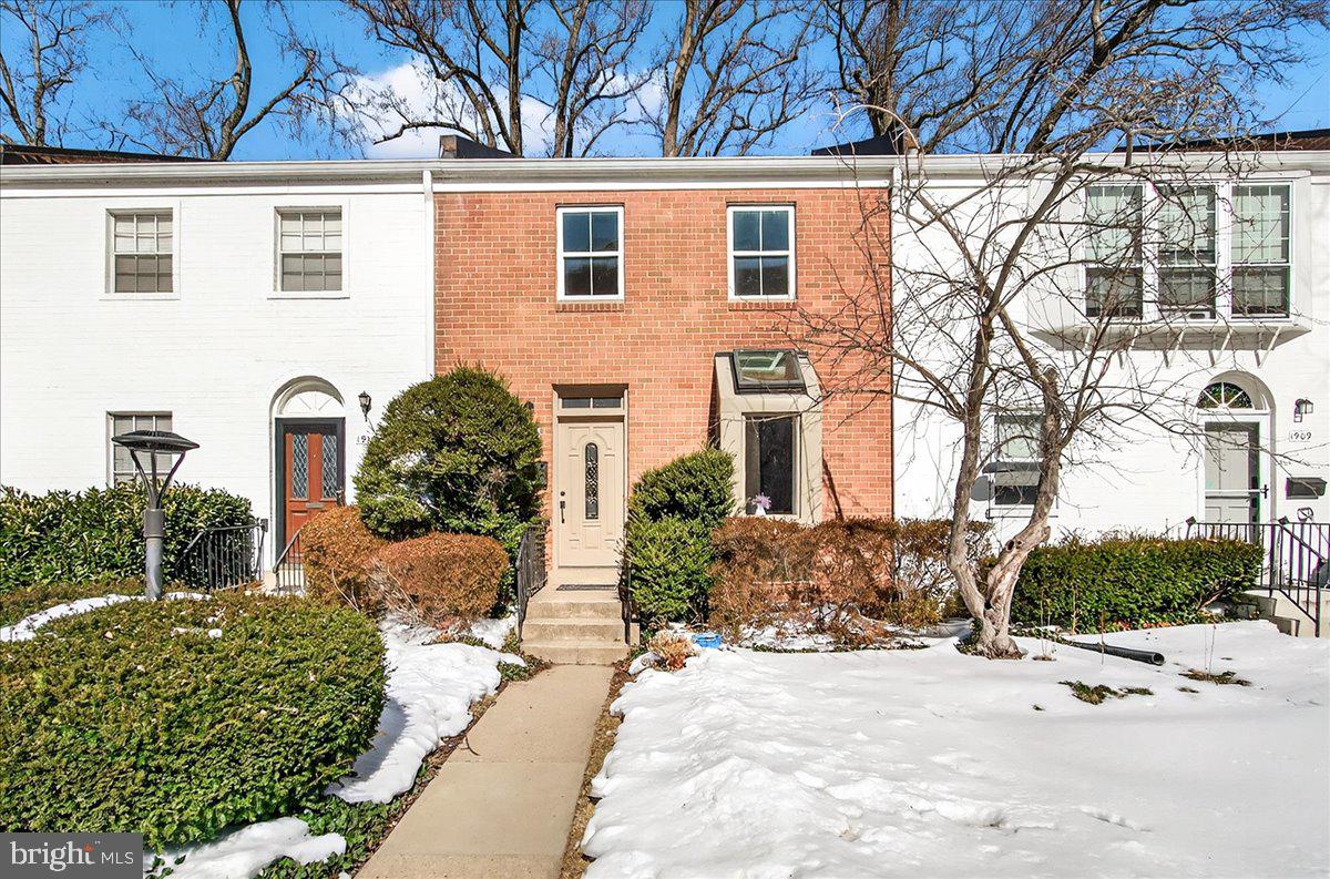 1911 Lyttonsville Road, Unit 1911 Silver Spring, MD 20910 - Photo 1 of 37