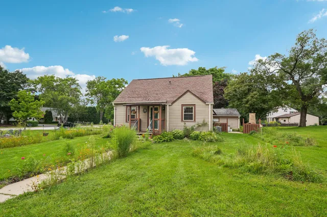 $289,900 | 10526 West Congress Street, Wauwatosa, WI 53225