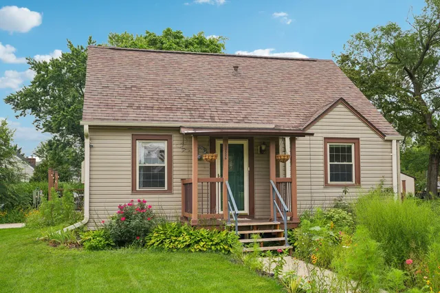 $289,900 | 10526 West Congress Street, Wauwatosa, WI 53225