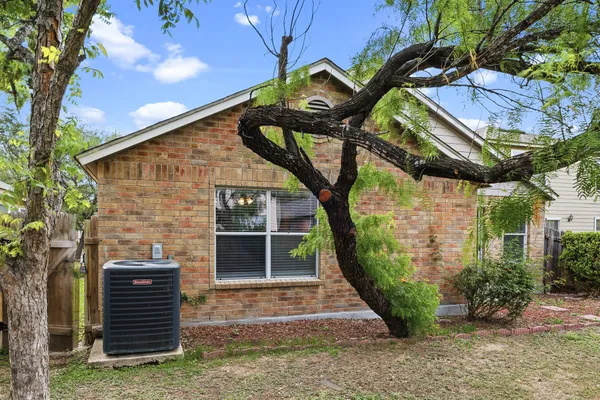 $1,500 | 1231 Range Finder, San Antonio, TX 78245