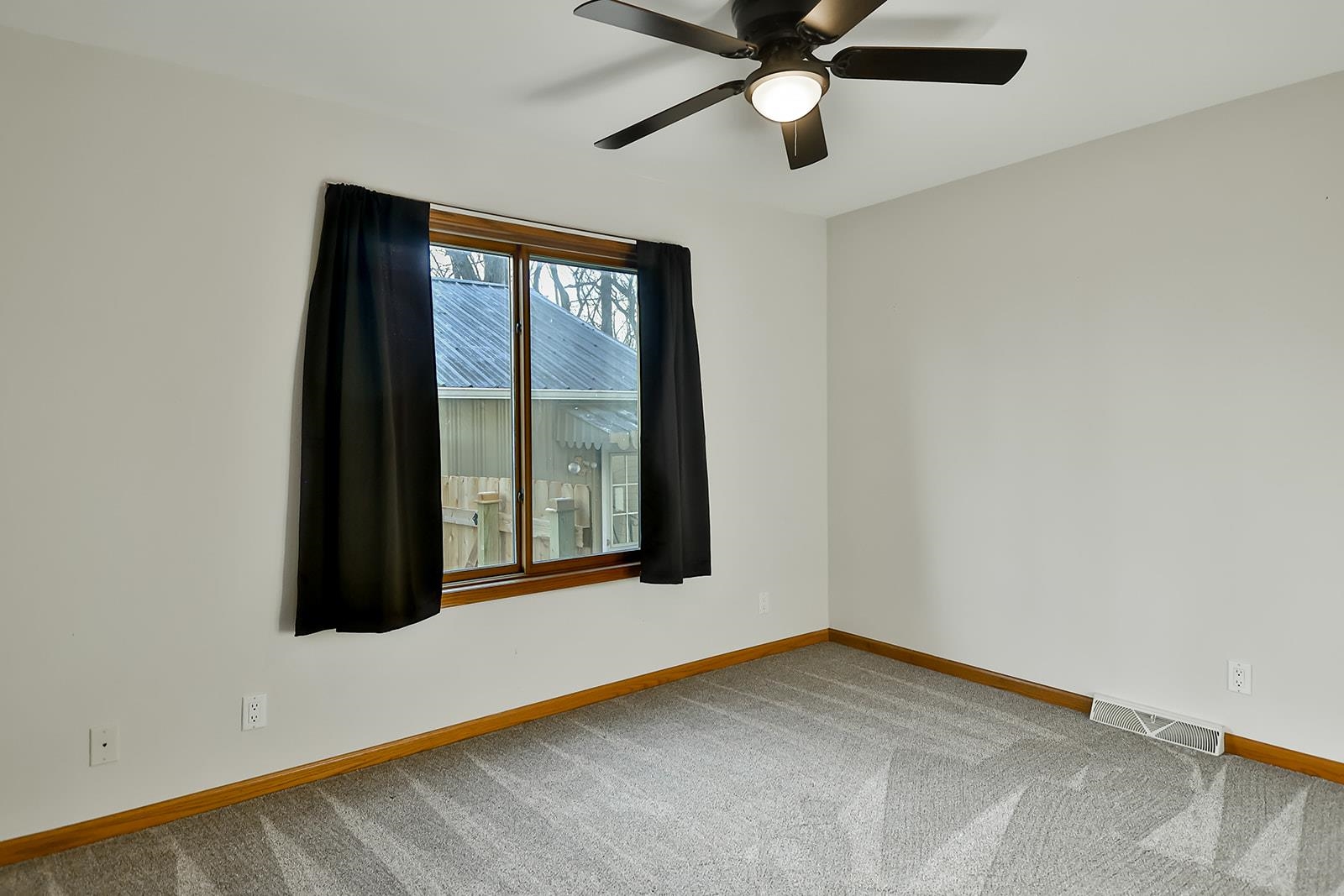 4415 South Chana Road Chana, IL 61015 - Photo 18 of 36