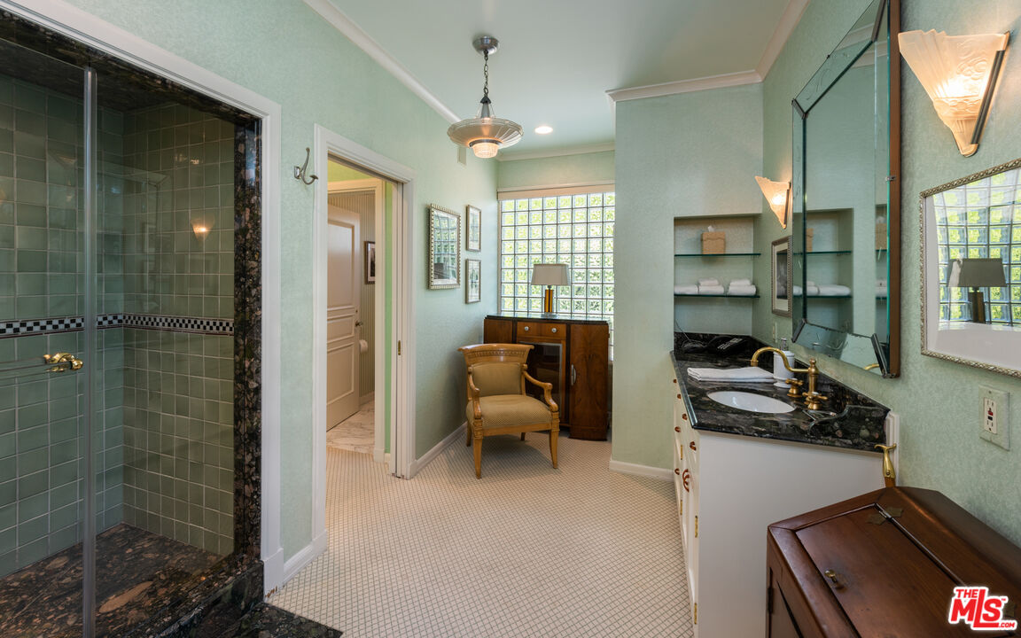 810 Foothill Road Beverly Hills, CA 90210 - Photo 11 of 21