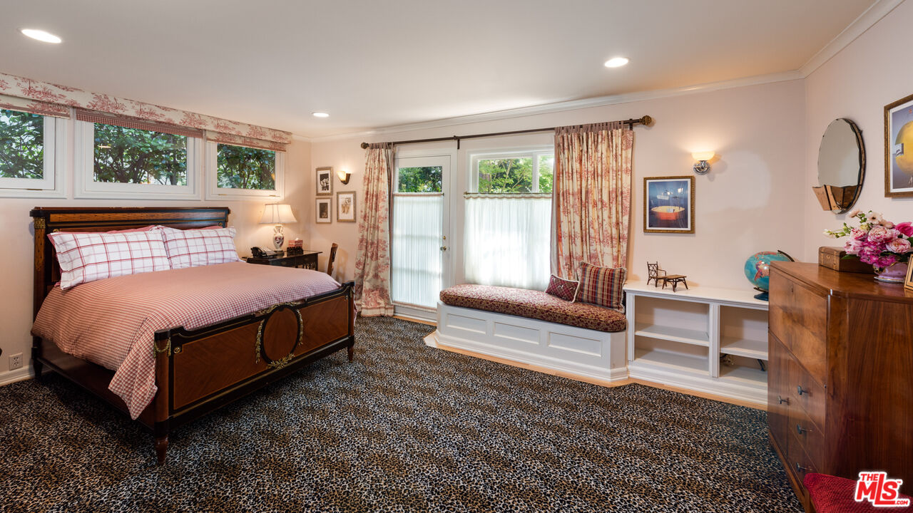 810 Foothill Road Beverly Hills, CA 90210 - Photo 14 of 21