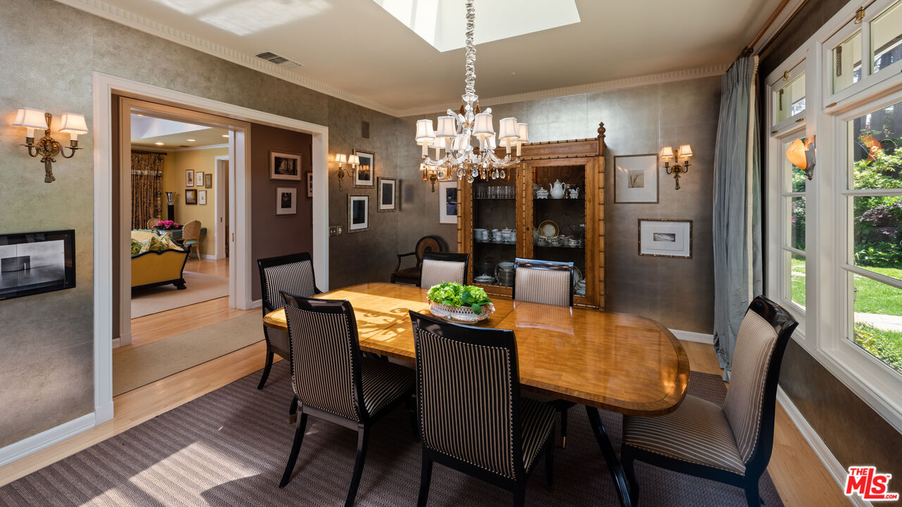 810 Foothill Road Beverly Hills, CA 90210 - Photo 4 of 21