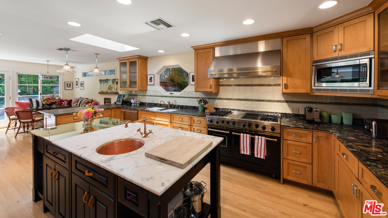 810 Foothill Road Beverly Hills, CA 90210 - Photo 5 of 21