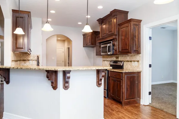 $385,000 | 124 Lakeway Lane, Longview, TX 75604