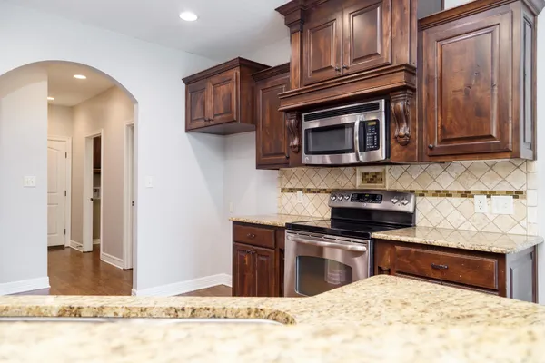 $385,000 | 124 Lakeway Lane, Longview, TX 75604