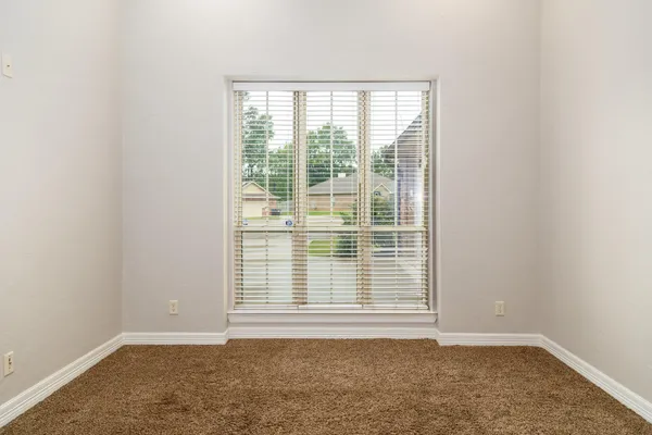 $385,000 | 124 Lakeway Lane, Longview, TX 75604