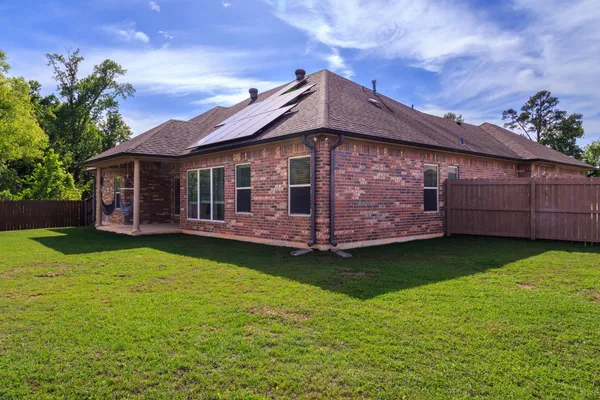 $385,000 | 124 Lakeway Lane, Longview, TX 75604