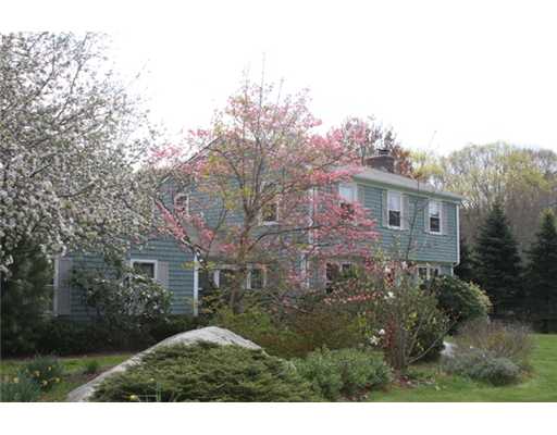 21 Briarwood Road Lincoln, RI 02865 - Photo 1 of 15 Exterior Front.
