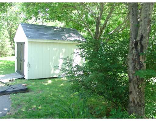 21 Briarwood Road Lincoln, RI 02865 - Photo 12 of 15 Yard/Garden.