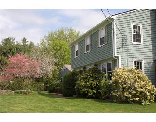 21 Briarwood Road Lincoln, RI 02865 - Photo 2 of 15 Exterior Front.