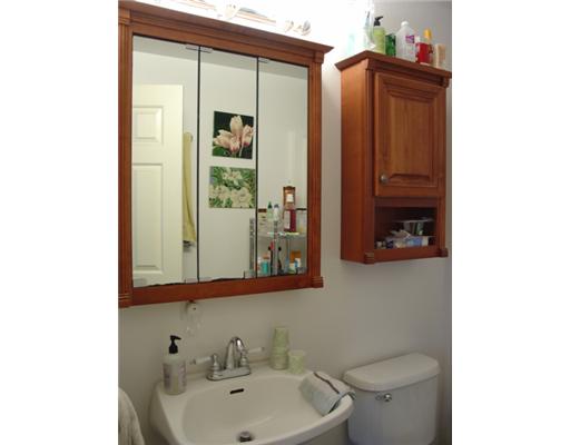 21 Briarwood Road Lincoln, RI 02865 - Photo 10 of 15 Bathroom.