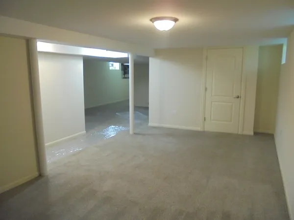 $3,125 | 408 West Sunset Road, Mount Prospect, IL 60056