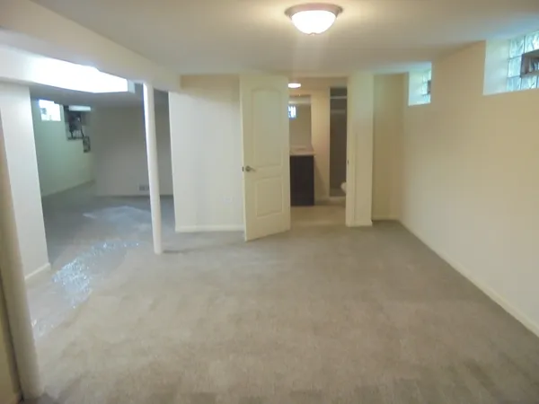 $3,125 | 408 West Sunset Road, Mount Prospect, IL 60056