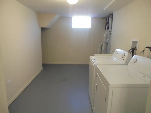 $3,125 | 408 West Sunset Road, Mount Prospect, IL 60056