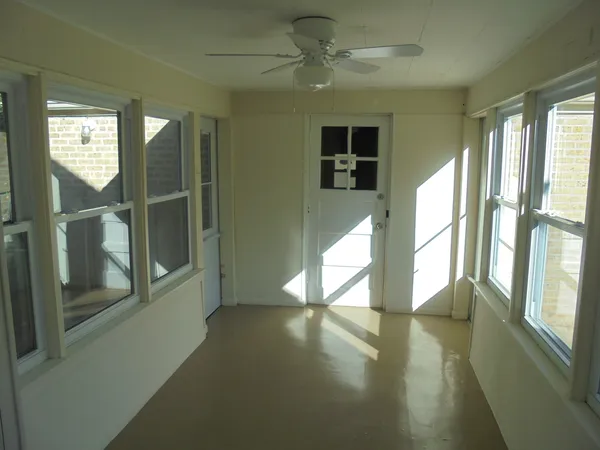 $3,125 | 408 West Sunset Road, Mount Prospect, IL 60056