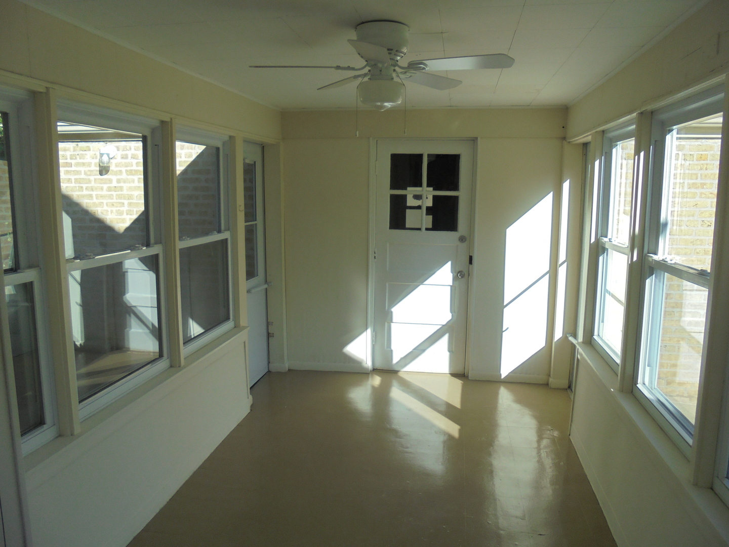 408 West Sunset Road Mount Prospect, IL 60056 - Photo 3 of 15