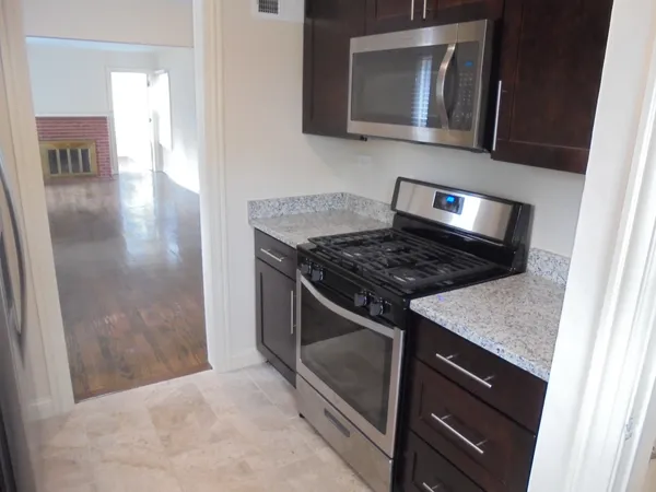 $3,125 | 408 West Sunset Road, Mount Prospect, IL 60056