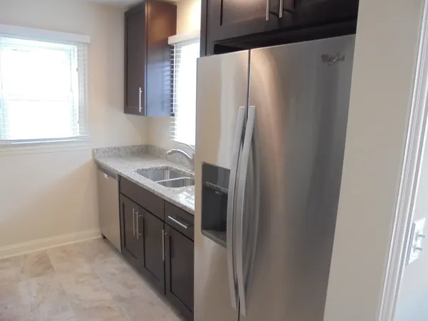 $3,125 | 408 West Sunset Road, Mount Prospect, IL 60056